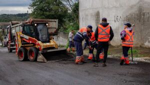 Ruas do Jardim das Flores recebem servi&ccedil;os de requalifica&ccedil;&atilde;o vi&aacute;ria&nbsp;