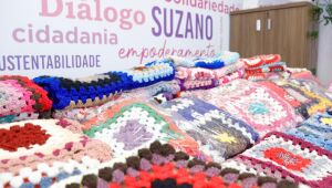 Fundo Social recebe doa&ccedil;&atilde;o de 60 mantas produzidas por praticantes de Lian Gong