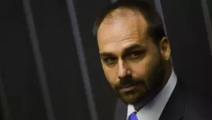 Minist&eacute;rio da Justi&ccedil;a demite Eduardo Bolsonaro por abandono de cargo