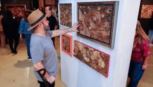 Cultura abre exposi&ccedil;&atilde;o que apresenta obras produzidas com filtros de papel para caf&eacute;