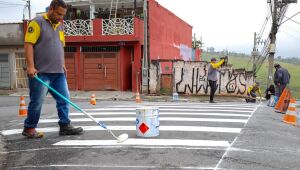 Ferraz&nbsp;realiza sinaliza&ccedil;&atilde;o vi&aacute;ria no Jardim Ipanema