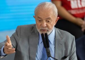 Lula assina MP que facilita crédito e renegocia dívidas de pequenos negócios