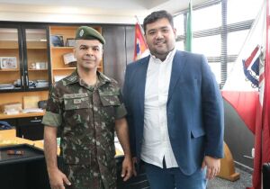 Prefeito Pedro Ishi recebe novo comandante do Tiro de Guerra