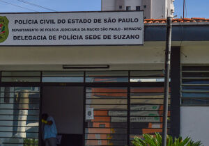 Motorista e passageiro reagem a assalto, um suspeito é morto e outro fica ferido em Suzano