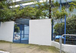 Professora denuncia mudança 'arbitrária' de diretora em escola