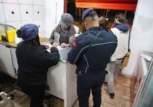 Ação da GCM e PM fecha quatro comércios irregulares em Suzano