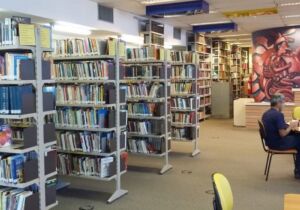 Com acervo de 113 mil livros, bibliotecas recebem 5,8 mil leitores por mês, aponta balanço