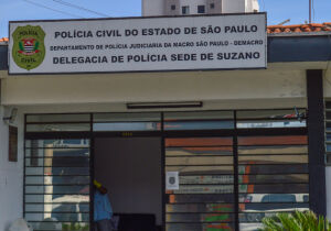 Mulher é baleada em supermercado de Suzano; suspeito é encontrado morto