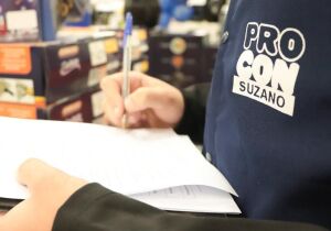 Procon de Suzano orienta sobre cuidados na hora das compras de fim de ano