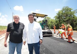 Prefeito vistoria obras da avenida Senador Roberto Simonsen