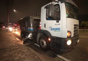 Prefeito acompanha início da operação do novo caminhão varredeira