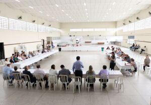 Prefeito participa de encontro com entidades nipo-brasileiras e reforça apoio ao calendário cultural