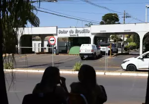 Bolsonaro tem 24 horas para explicar fala de Eduardo sobre acesso a vídeo