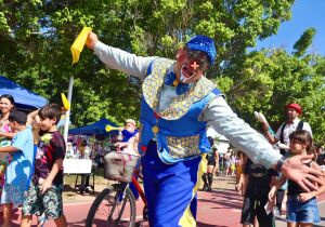 'Dia do Circo no Parque' reúne cerca de 2,5 mil pessoas no Parque Max Feffer