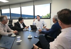 Suzano estabelece com Komatsu primeira parceria da Cadeia Produtiva Local