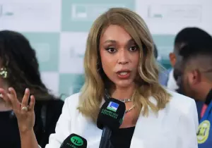 Câmara: Comissão de Direitos da Mulher elege primeira presidente trans