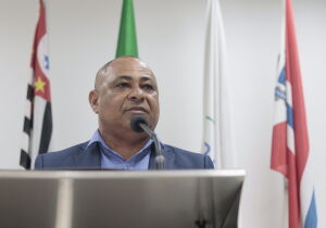 Câmara de Suzano vota amanhã (18) inclusão do Dia da Mãe Atípica no calendário oficial do município