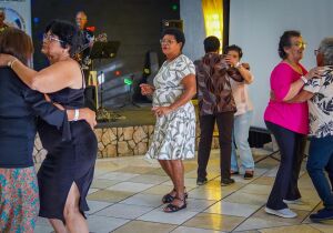 Conselho Municipal dos Direitos da Pessoa Idosa de Ferraz promove Baile 60+ com programação especial