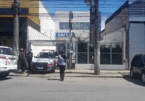 Bandidos assaltam agência da Caixa Econômica em Suzano