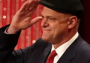 Família se despede de Oscar em cerimônia reservada de cremação
