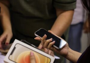 Celulares seguem como alvo fácil de criminosos; especialista orienta prevenção e cobra leis