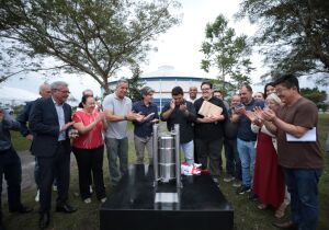 Suzano encerra mês de aniversário com registro de desejos para o centenário em cápsula do tempo