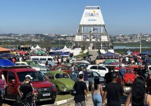 Encontro de Fuscas e Carros Antigos reúne 1,2 mil veículos e mais de 8 mil visitantes