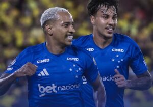 Matheus Pereira decide e Cruzeiro estreia da Libertadores com vitória