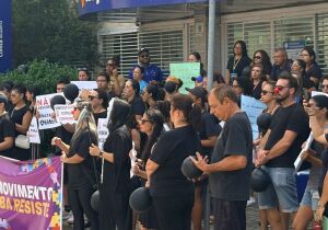 Descredenciamento de clínicas especializadas resulta em protesto contra operadora de saúde em Suzano