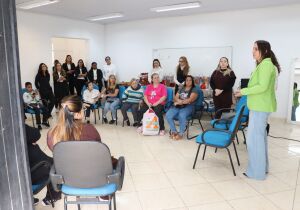 Parceria entre Fundo Social e projeto 'Espelho Meu' garante dia especial para mães atípicas