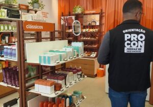 Procon de Ferraz orienta consumidores para compras do Dia das Mães
