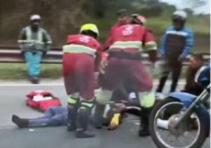 Casal cai de moto e fica ferido na Rodovia Presidente Dutra em Santa Isabel
