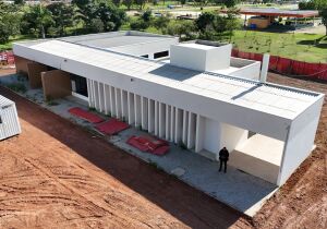 Construção do Centro de Bem-Estar Animal avança para área externa da estrutura principal