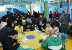 Portelão reúne mais de 120 pessoas em evento de troca de figurinhas