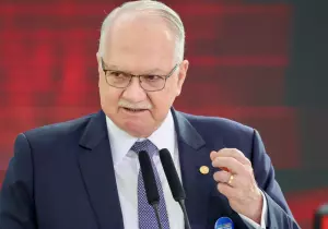 Fachin defende STF após Itália apontar parcialidade no caso Zambelli
