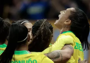 Em virada relâmpago, seleção brasileira feminina vence Estados Unidos
