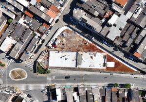 Revitalização de praça avança com concretagem de pista de skate e sistema de drenagem