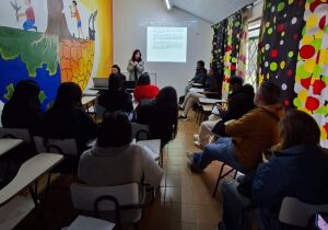Poá reúne entidades para ampliar participação de jovens em programa internacional de ação climática