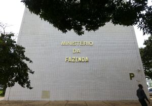 Projeção oficial de inflação sobe para 5,1%, com estouro da meta