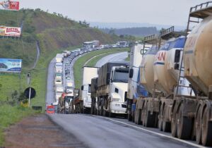Greve dos Caminhoneiros pressiona Senado; MP do Frete é cobrada