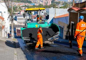 Rua Clóvis Beviláqua marca conclusão da primeira etapa de programa de recapeamento de Ferraz