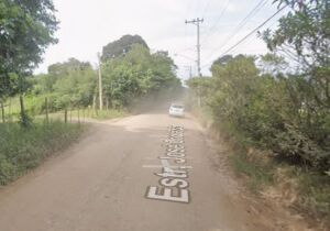 Homem é encontrado carbonizado dentro de carro incendiado em Suzano