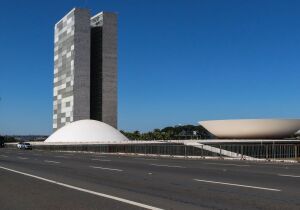 Votação da MP que zera 'taxa das blusinhas' é adiada para terça