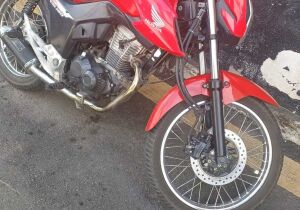 Homem é preso e menor apreendido após perseguição por roubo em Itaquá