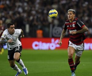 Brasileirão muda de cenário a quatro jogos do fim e título fica em aberto -  Diário de Suzano