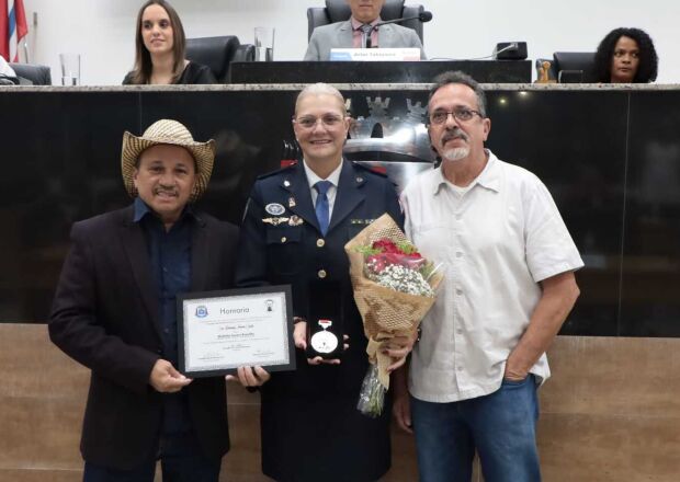 Com destaque à sua carreira, Rosemary Caxito recebe Medalha Suzano Brandão no Legislativo