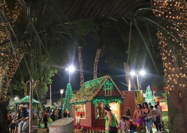 Chegada do Papai Noel na Praça João Pessoa marca início oficial da decoração de Natal