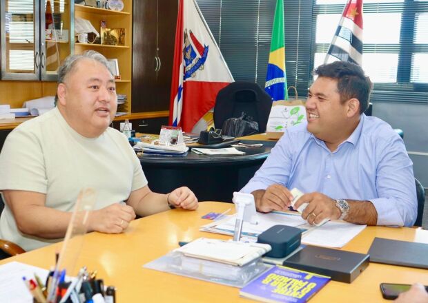 Bunkyo Suzano entrega convite oficial do tradicional Undokai ao prefeito