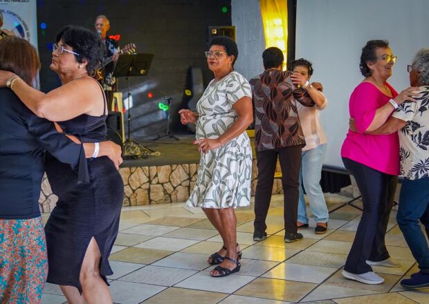 Conselho Municipal dos Direitos da Pessoa Idosa de Ferraz promove Baile 60+ com programação especial
