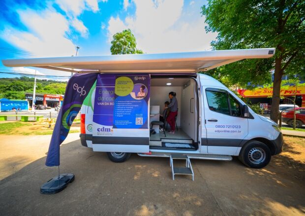 Van da Boa Energia chega a Suzano com troca gratuita de lâmpadas e atendimento à população